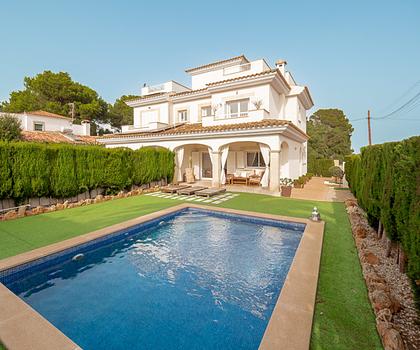 Mallorca Moderne neuwertige Doppelhaushälfte mit Pool in Badia Blava zu verkaufen