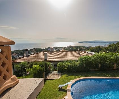 Mallorca, schöne Villa mit Pool und phantastischem Meerblick zu verkaufen