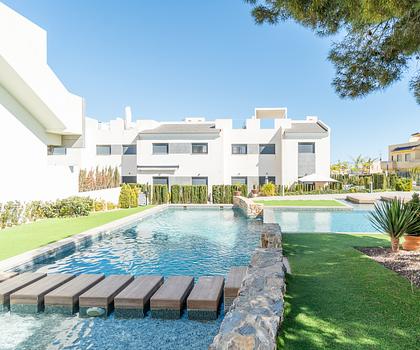 Vollständig möbliert. Key Ready Penthouse mit Blick auf die Salzlagune