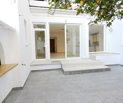 ***Neu saniertes Apartment mit Garten mitten in Palma***