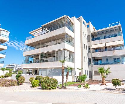 Fantastisches Appartement mit 4 Schlafzimmern, 2 Bädern, großer Terrasse, Meerblick und Gemeinschaftspool