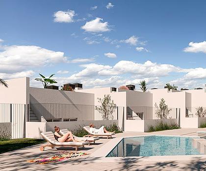 Wunderschöne Reihenhäuser mit 3 Schlafzimmern, 2 Bädern, Gäste-WC, Keller/Garage, Dachterrasse und Gemeinschaftspool bei Alenda Golf