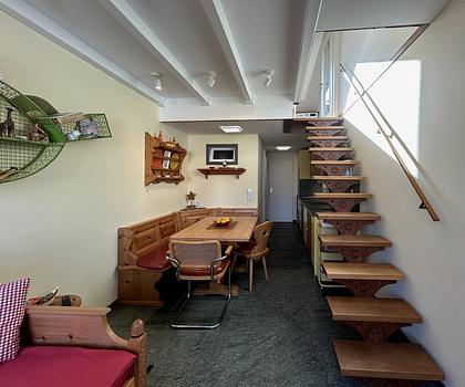 Bestlage Universität, aussergewöhnliche Sanierung und Innenausstattung