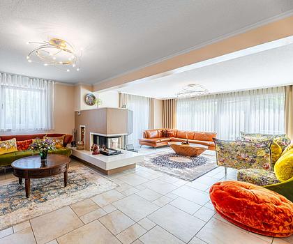 HEGERICH: Grosszügige Villa mit Garten und Pool für die gesamte Familie
