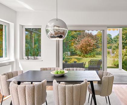 Grünes Wohlfühlambiente: Stilvolles Familiendomizil mit Traumgarten in guter Lage