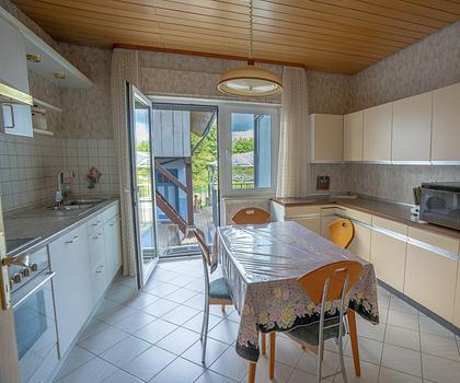 Smartes Wohnkonzept: 1–2-Familienhaus in Untergrombach mit grüner Oase