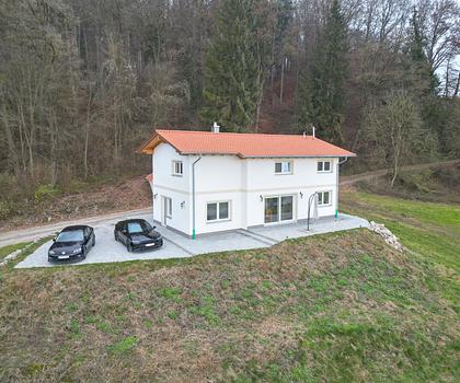Gars am Inn:
Modernes Einfamilienhaus in idyllischer Alleinlage
- Großes Gartengestaltungspotential