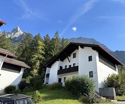 Potentialreiches Appartement im 1. Obergeschoss mit Loggia im Urlaubsparadies
- Panoramabergblick