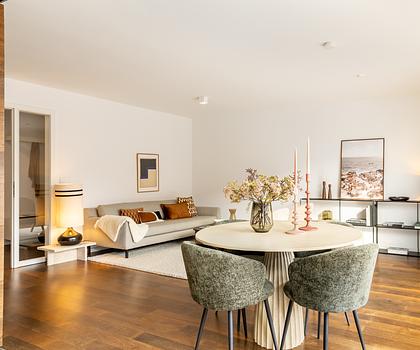 Hochwertiges City-Domizil: 3-Zimmer-Wohnung mit Weitblick im historischen Palais