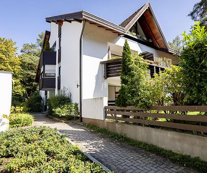 Charmante 2,5-Zi.-Dachgeschosswohnung mit Galerie und Südbalkon