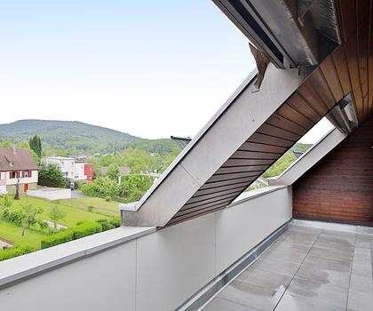 Sonnendurchflutete 3-Zimmer-Dachgeschosswohnung mit traumhafter Dachterrasse und Balkon