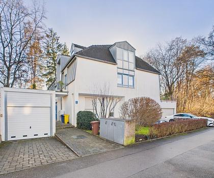 Schöne Maisonette-Dachgeschosswohnung in einem kleinen Mehrfamilienhaus mit nur 6 Einheiten in Solln