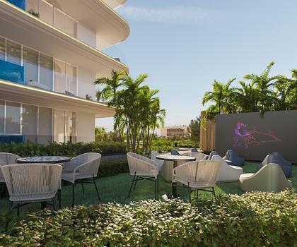 3 Zimmer mit Pool auf dem Balkon