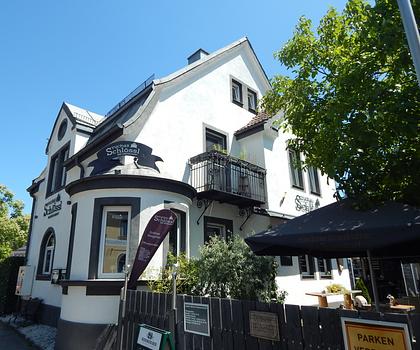 Moderne Gastronomiefläche in Toplage – Voll ausgestattet mit großzügigem Gastgarten und Außenbar