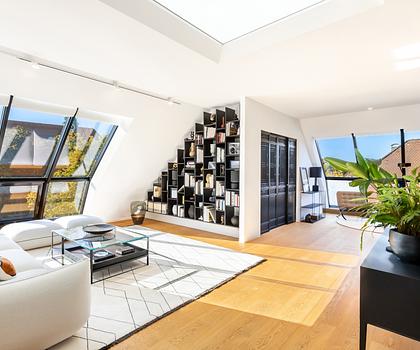 Lichtdurchflutetes Luxus-Penthouse mit uneinsehbarem Roofgarden