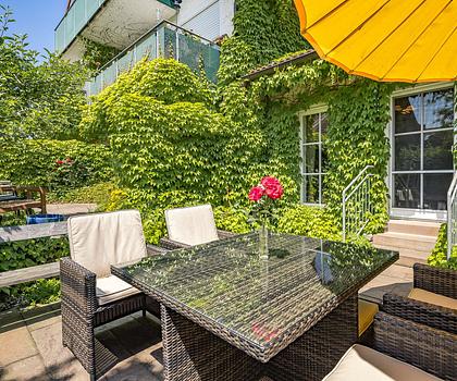 Kleinod im Grünen: Phantastische Gartenwohnung in Wolfratshausen