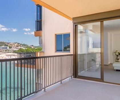 Mallorca Moderne Wohnung in 1. Linie mit Meerblick in Santa Ponsa zu verkaufen