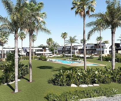 Erdgeschoss-Wohnungen mit 2 Schlafzimmern, 2 Bädern, Einbauküchen mit Elektrogeräten, Klimaanlage, Kfz-Stellplatz und Gemeinschaftspool