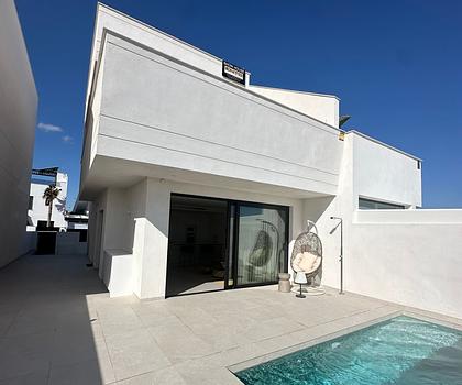 Schöne Villa mit toller Aussicht in Meeresnähe