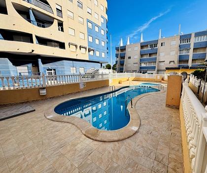 Wohnung mit 2 Schlafzimmern, 1 Bad, Gemeinschaftsdachterrasse und Gemeinschaftspool nur 200 m von Strand