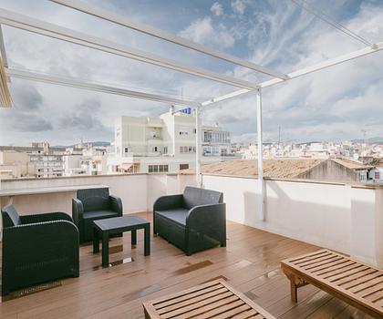 Mallorca neu renoviertes Penthouse in guter Lage von Palma mit wunderbarer großzügiger Terrasse