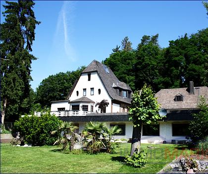 Geschichtsträchtiges Anwesen mit viel Potenzial