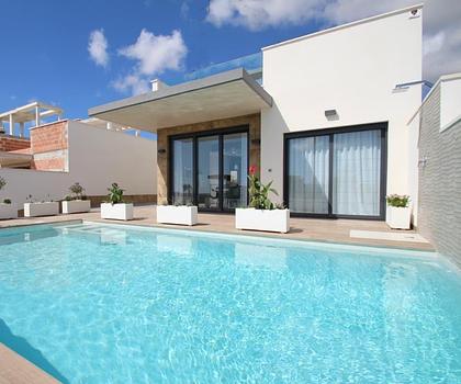 Luxuriöse Villa mit Pool