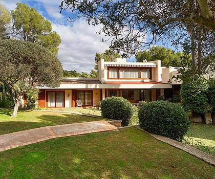 Mallorca Villa mit Pool und Blick auf den Golfplatz in Son Vida zu verkaufen