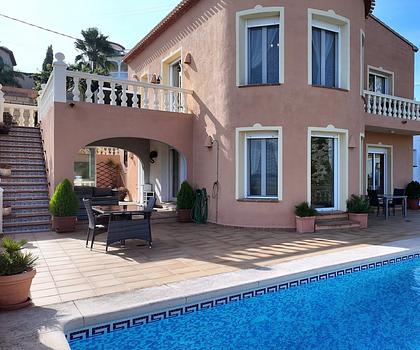 Panoramablick und zwei unabhängige Wohneinheiten in perfektem Zustand