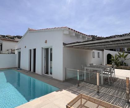 Modernisiertes Wohlfühlhaus mit Pool und Dachterrasse in der beliebten Urbanisation La Sella - Nähe Golfplatz und Meer