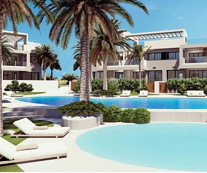 Schöner Bungalow mit 3 Gemeinschaftspools