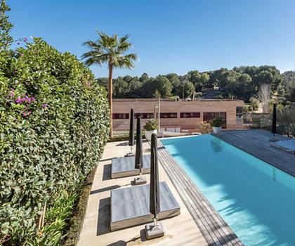 Moderne Luxuswohnung mit exklusiver Boutique-Atmosphäre und Gemeinschaftspool