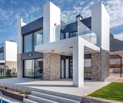 Mallorca Luxus-Villen mit 3 Schlafzimmern, Dachterrasse, Meerblick und Privatpool nur 500 m vom Meer