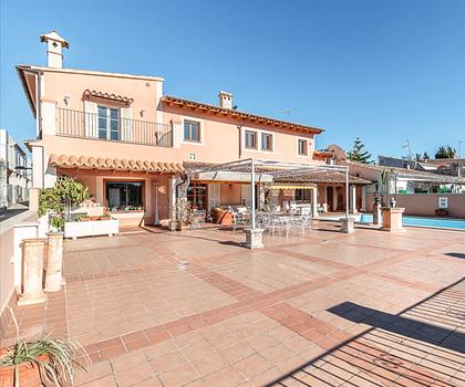 Klassisches mallorquinisches Herrenhaus mit Pool in Son Rapinya Mallorca zu verkaufen