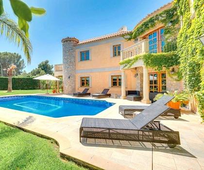 Mediterrane Villa mit Pool in Sol de Mallorca zu verkaufen