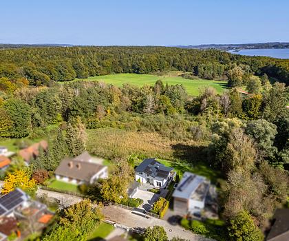 Gehobenes Familiendomizil in privilegierter Lage zwischen Natur und See