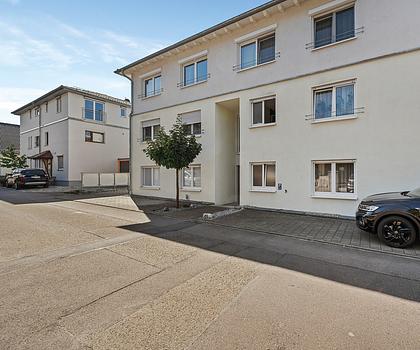 Komfortabel wohnen: Moderne 3,5-Zimmer- Erdgeschosswohnung mit einer großen Terasse in Top-Lage