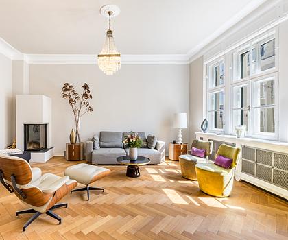 Atemberaubend modernisiertes 4-Zimmer-Altbaujuwel mit stylischem Flair und Balkon