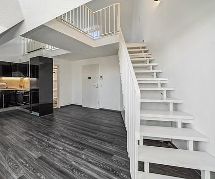 Elegantes Studio-Apartment auf zwei Ebenen - mit Einbauküche und Dachterrasse