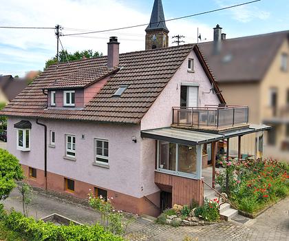 Einfamilienhaus mit ausgebautem Dachgeschoss, Terrasse, Dachterrasse & Gewölbekeller