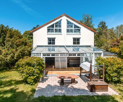 Gepflegtes Einfamilienhaus mit moderner Ausstattung und bis zu neun Zimmern