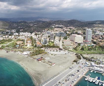 First line beachfront location