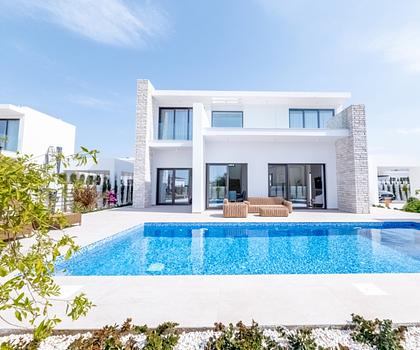 Villa mit Pool - Einzugsbereit