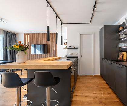 Neuwertige 3-Zimmer-Wohnung mit sonnigem Balkon in idyllischer, grüner Lage