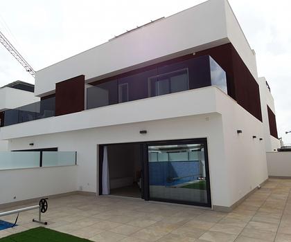 Strandvilla direkt am Strand mit Pool