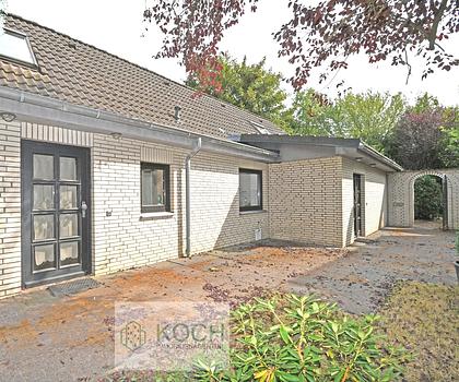 Ein-/ Zweifamilienhaus in Schiffdorf mit zusätzlicher, separater Nutz-(Büro)fläche