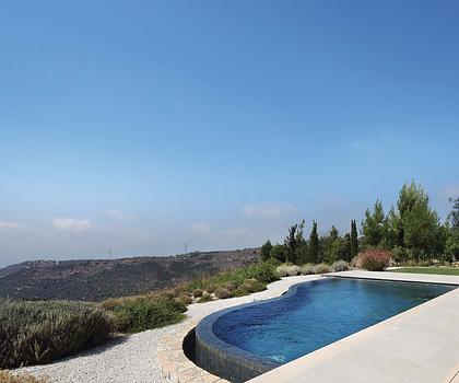 Sofort einziehend - 4-Schlafzimmer-Villa mit Pool auf 2296 qm Grundstück