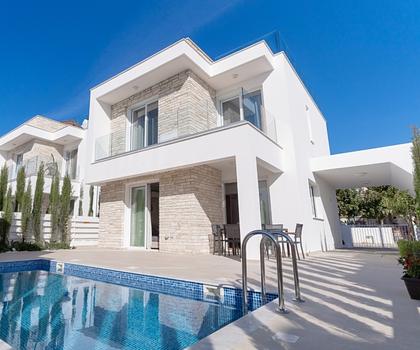 Villa mit Pool - 4 Schlafzimmer