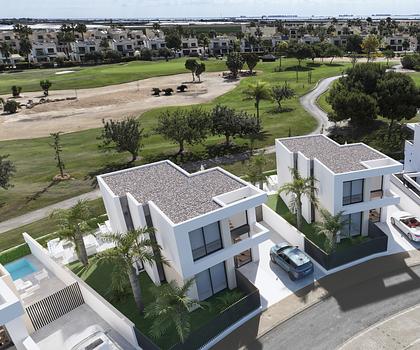 Villa in erster Golflinie, 3 Minuten vom Strand entfernt