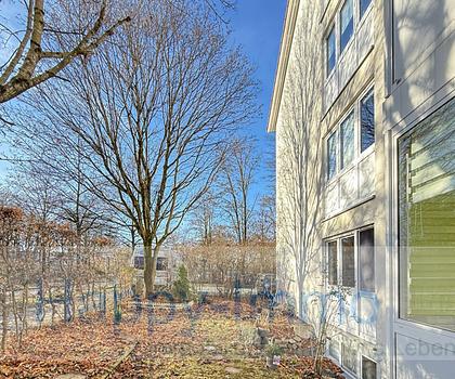 bezugsfreie 2 Zimmerwhg mit Wintergarten, eigenen Garten, Hobbyraum, TG und oberirdischen Stellplatz